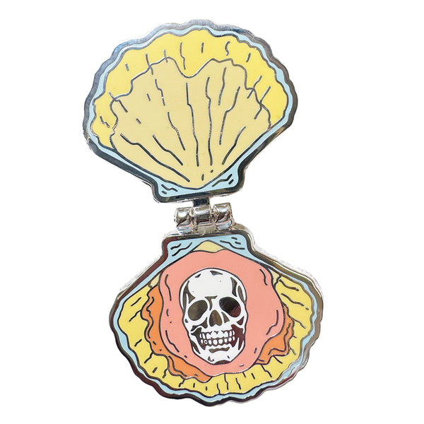 Clamshell Deluxe Pin