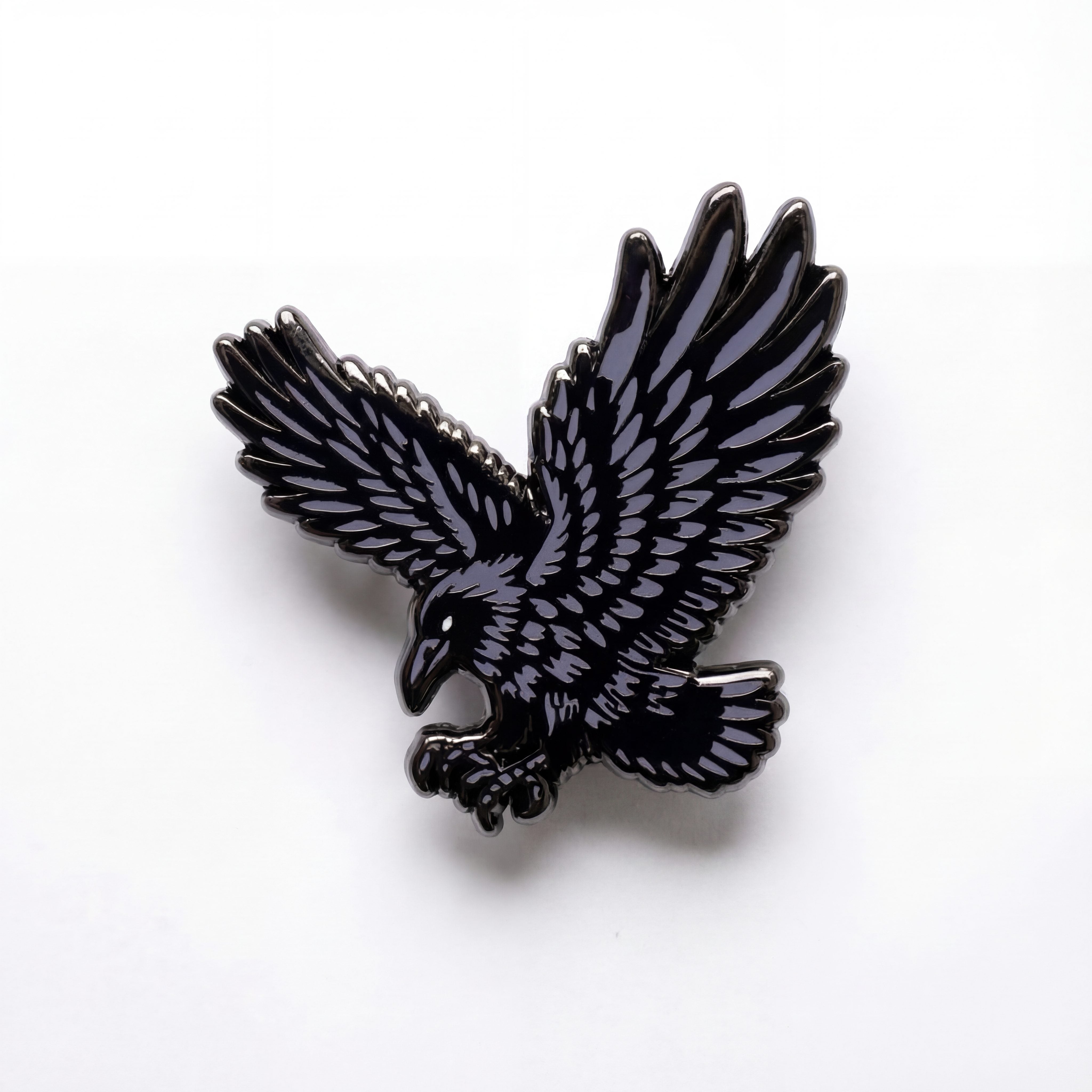 乌鸦展翅珐琅胸针