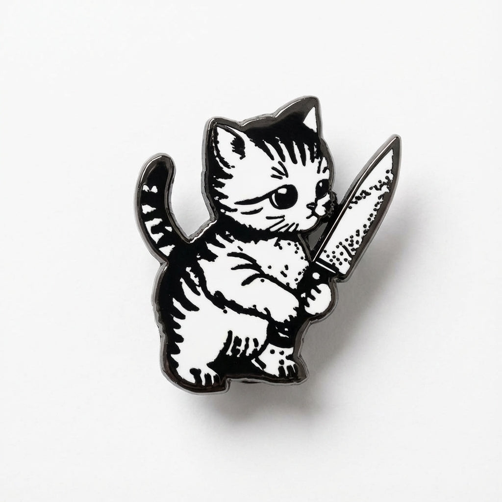 持刀猫咪珐琅胸针